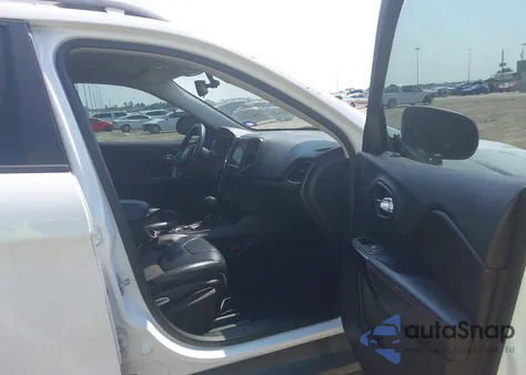 2019 Jeep Cherokee Trailhawk 4X4 from USA, damaged, VIN 1C4PJMBX1KD289608